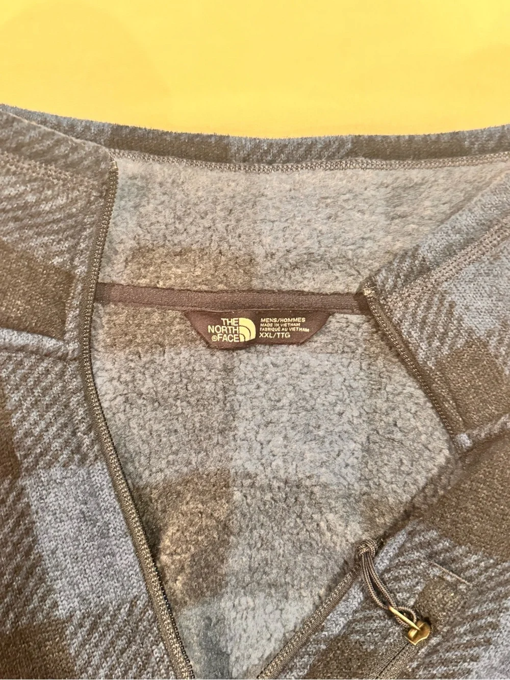The North Face Men’s Blue and Gray Buffalo Plaid Half-Zip Fleece. XXL.